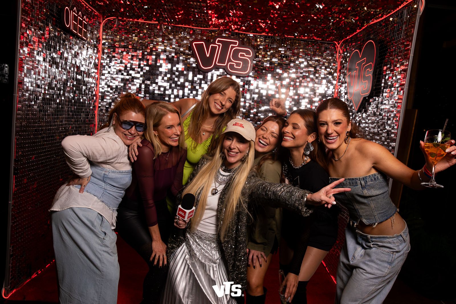 Mary Melo, Vivi Steffens, Júlia Steffens, Victoria Raymundi, Manu Duarte, Ana Paula Amarsou e Joana Duarte no evento Vai Te Samba, durante mais uma edição do Festival de Inverno da Montanha Mágica, do Olivas de Gramado, que durante dois finais de semana reuniu música, gastronomia e natureza. 