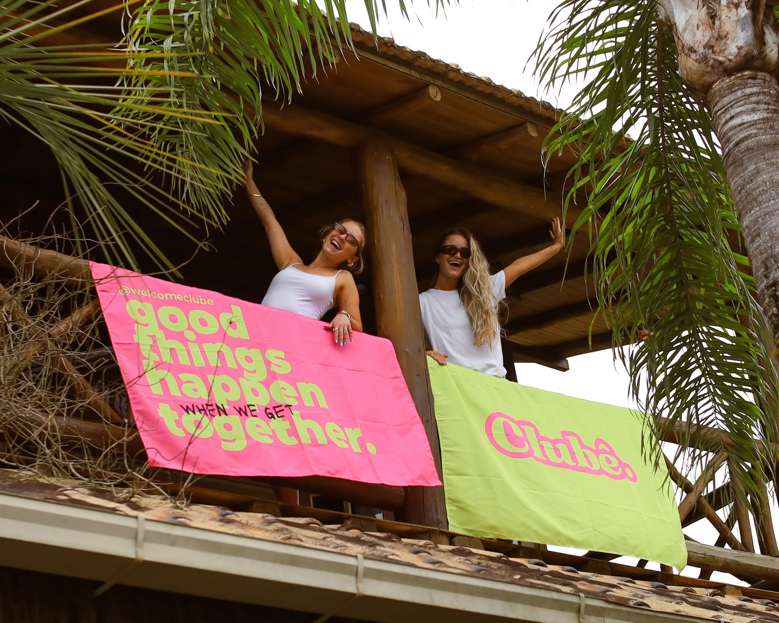 Entre os dias 9 e 12 de outubro, a Praia do Rosa recebeu a primeira edição do Clubê Weekend, idealizado pelas sócias da marca Clubê, Eduarda Bauer e Rosa Maria Wasem. Com hospedagem na Kaia Lua, a programação reuniu aulas de surf e yoga, festas e momentos especiais de conexão entre mulheres, em uma experiência que promoveu saúde, bem-estar e equilíbrio.